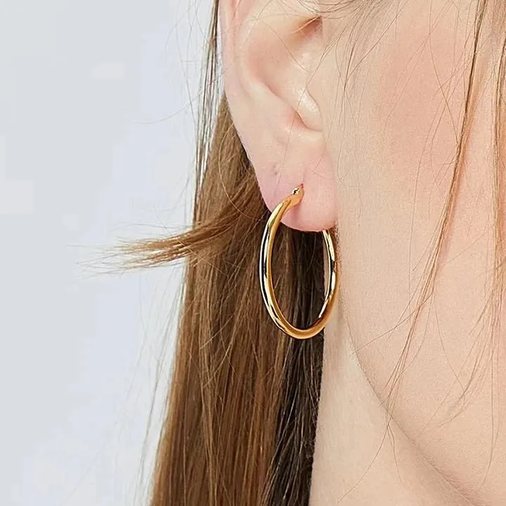 Classic 18k Yellow Gold Hoop Earrings