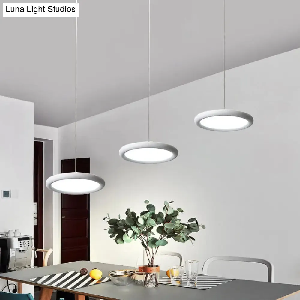 Minimalist Black/White Multi-Light Pendant with 3 Acrylic Disc Lights - Warm/White Light, Ideal for Kitchen Dinette